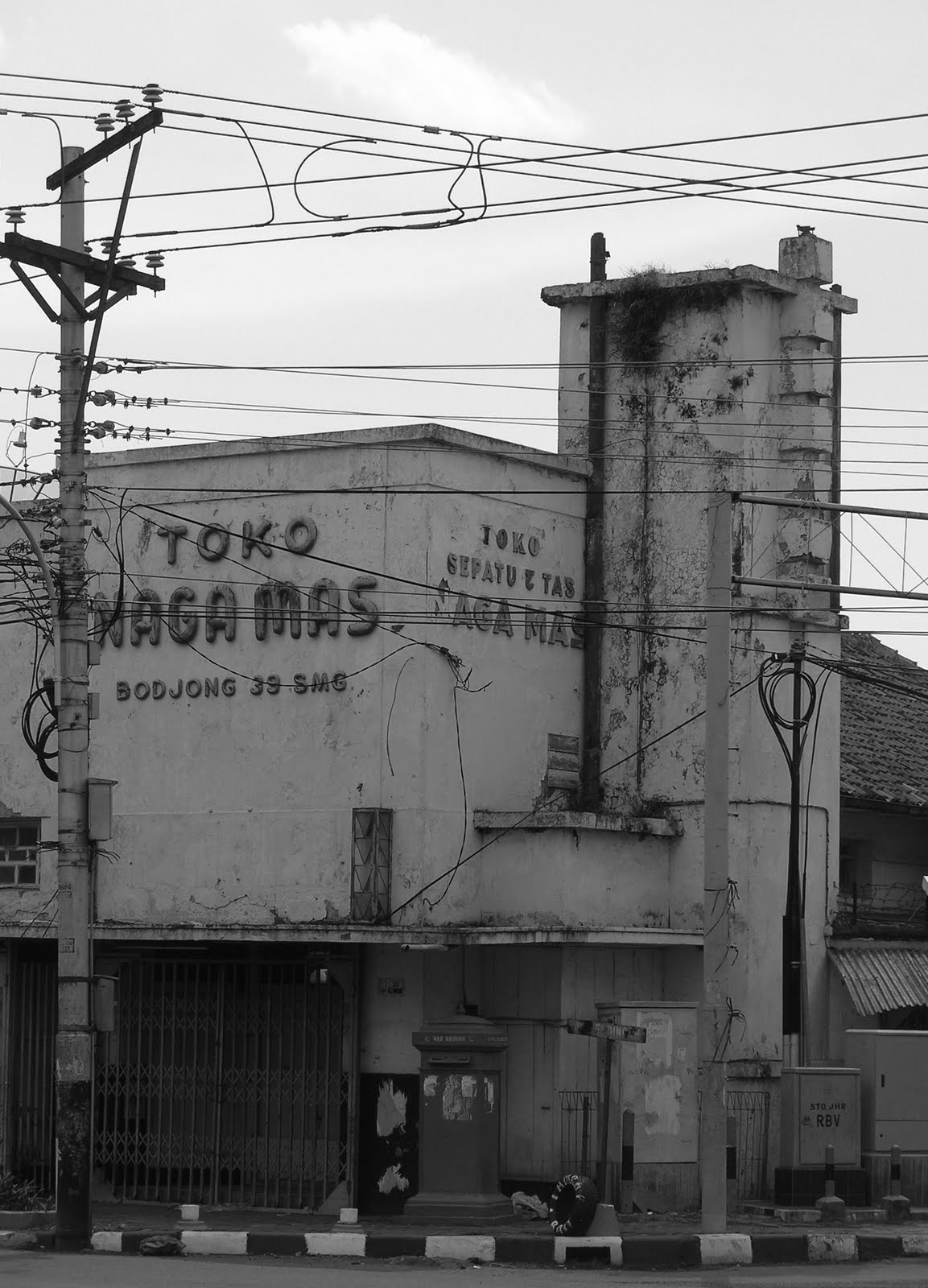 Semarang, a City Walkthrough Toko "Naga Mas"; Remaining Old Retail