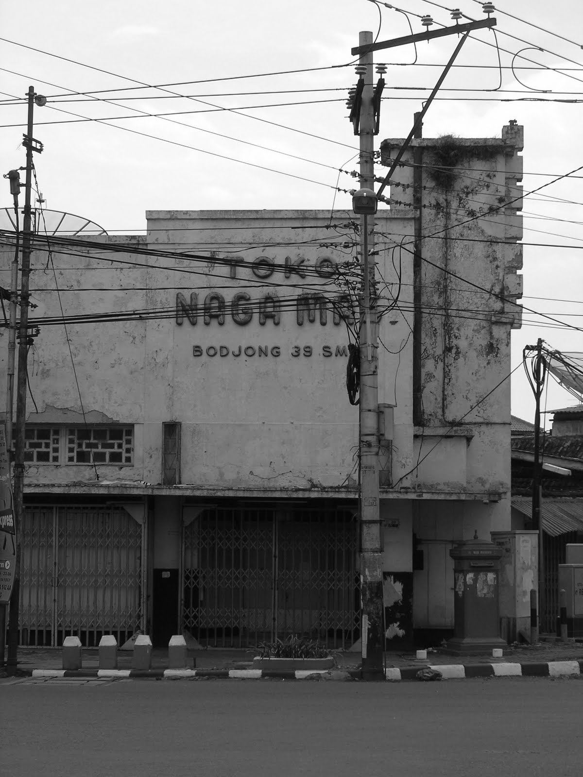 Semarang, a City Walkthrough Toko "Naga Mas"; Remaining Old Retail